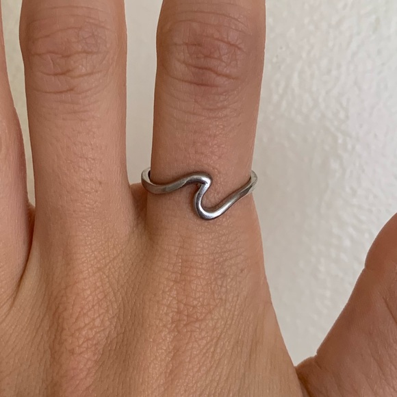 Jewelry - silver wave ring